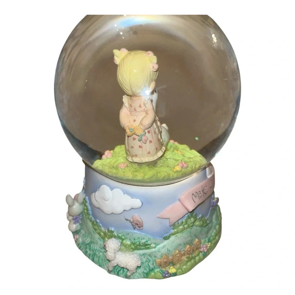 ☘️Precious Moments Snow Globe Musical “In The Garden” - Picture 3 of 4